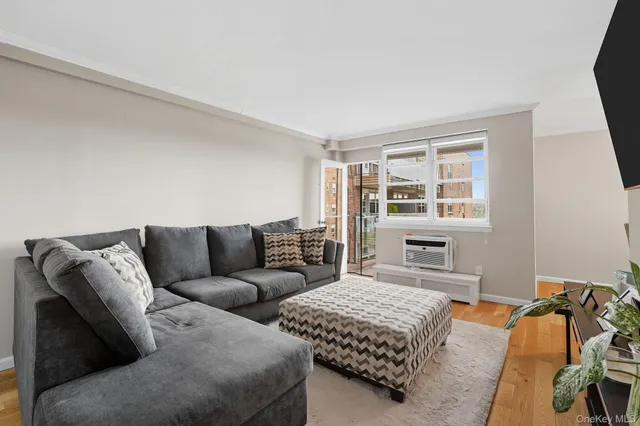 $199,000 | 377 North Broadway, Unit 602, Yonkers, NY 10701