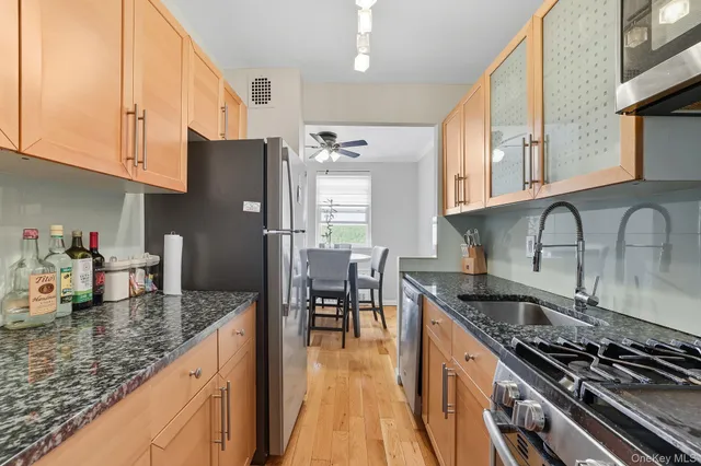 $199,000 | 377 North Broadway, Unit 602, Yonkers, NY 10701