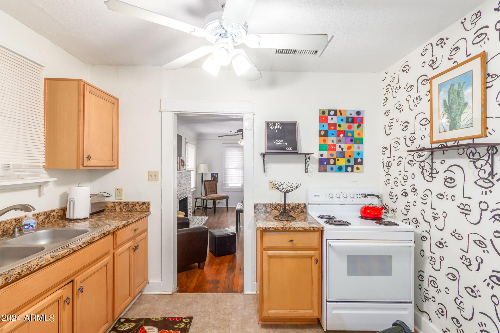 2111 North 24th Place Phoenix, AZ 85008 - Photo 16 of 32 Kitchen