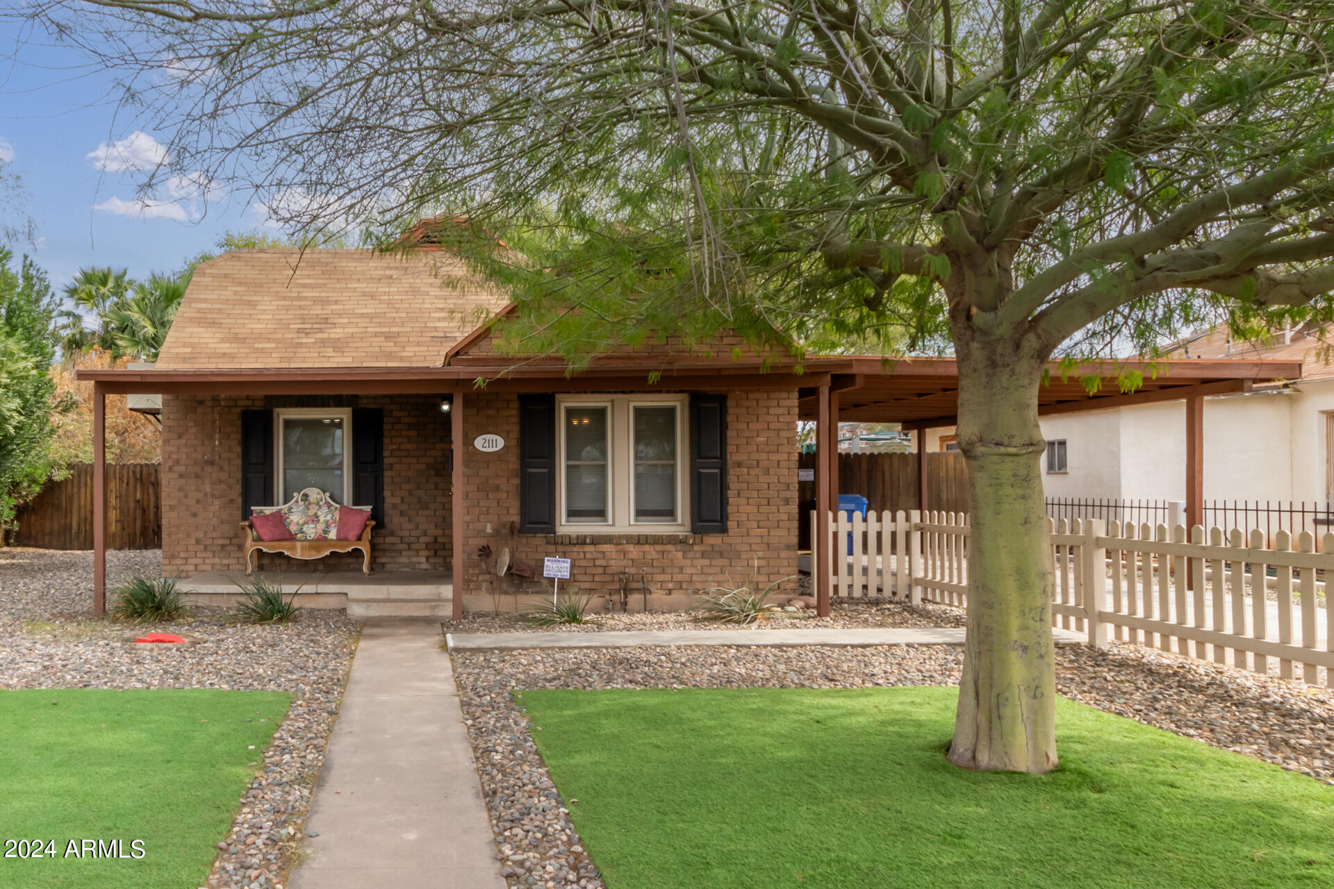 2111 North 24th Place Phoenix, AZ 85008 - Photo 6 of 32 Front