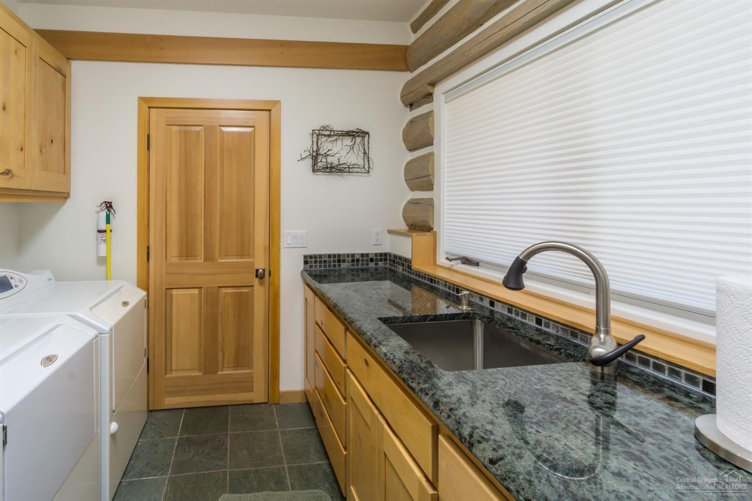 18985 Couch Market Road Bend, OR 97703 - Photo 16 of 24 Large laundry room includes washer and d