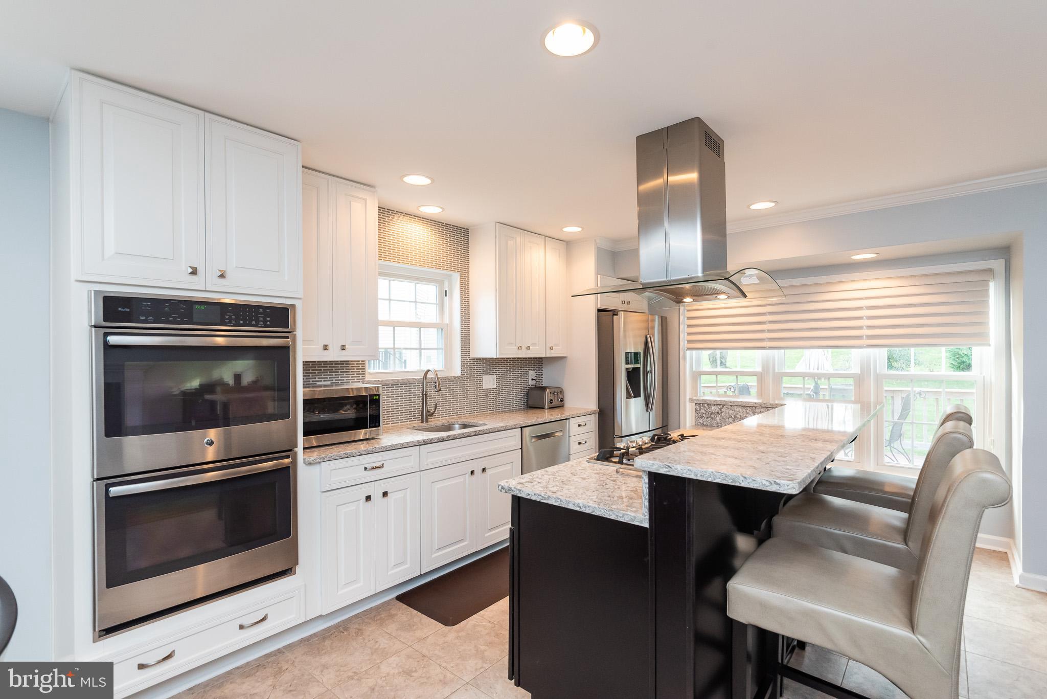 214 Hunters Ridge Road Lutherville-Timonium, MD 21093 - Photo 12 of 42 DOUBLE OVEN/STAINLESS APPLIANCES
