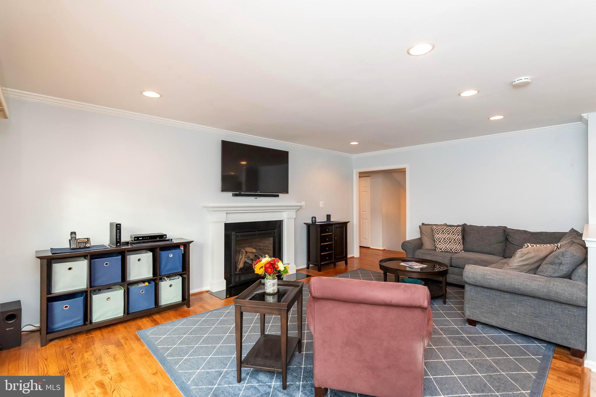 FAMILY RM WITH FIREPLACE/RECESSED LIGHTING
