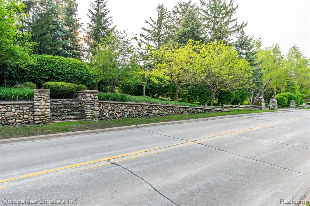 28325 Halsted Road Farmington Hills, MI 48331 - Photo 46 of 50