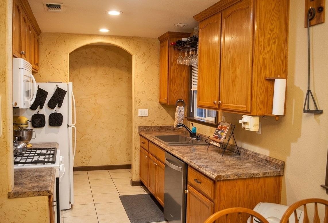 157 U Street Rio Linda, CA 95673 - Photo 10 of 28 Gallery Image 10