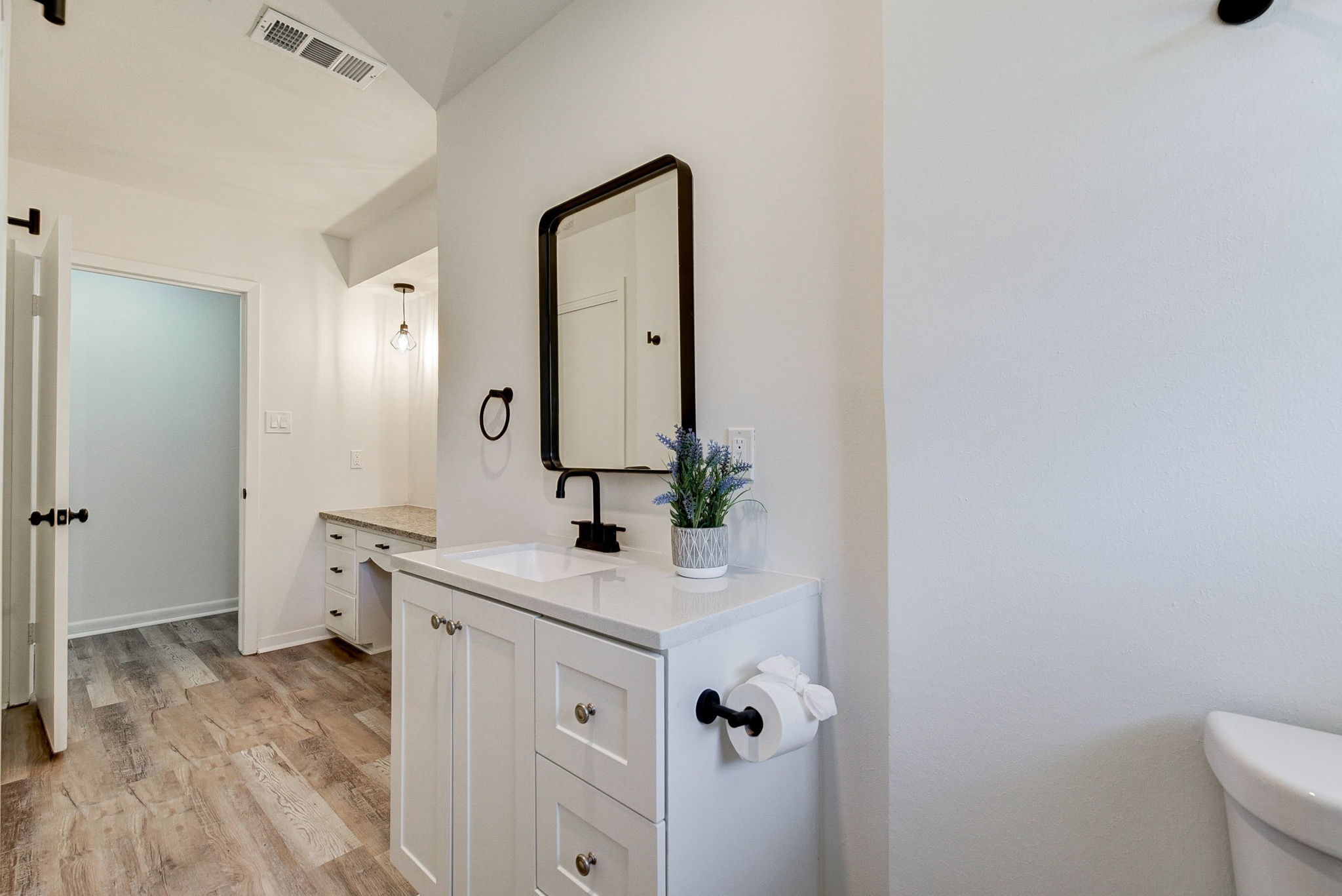 1703 North Roberson Street Conroe, TX 77301 - Photo 6 of 44