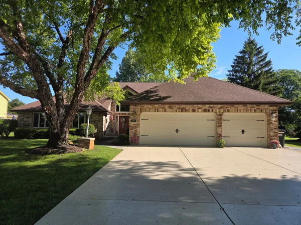 $775,000 | 708 Galway Drive, Prospect Heights, IL 60070