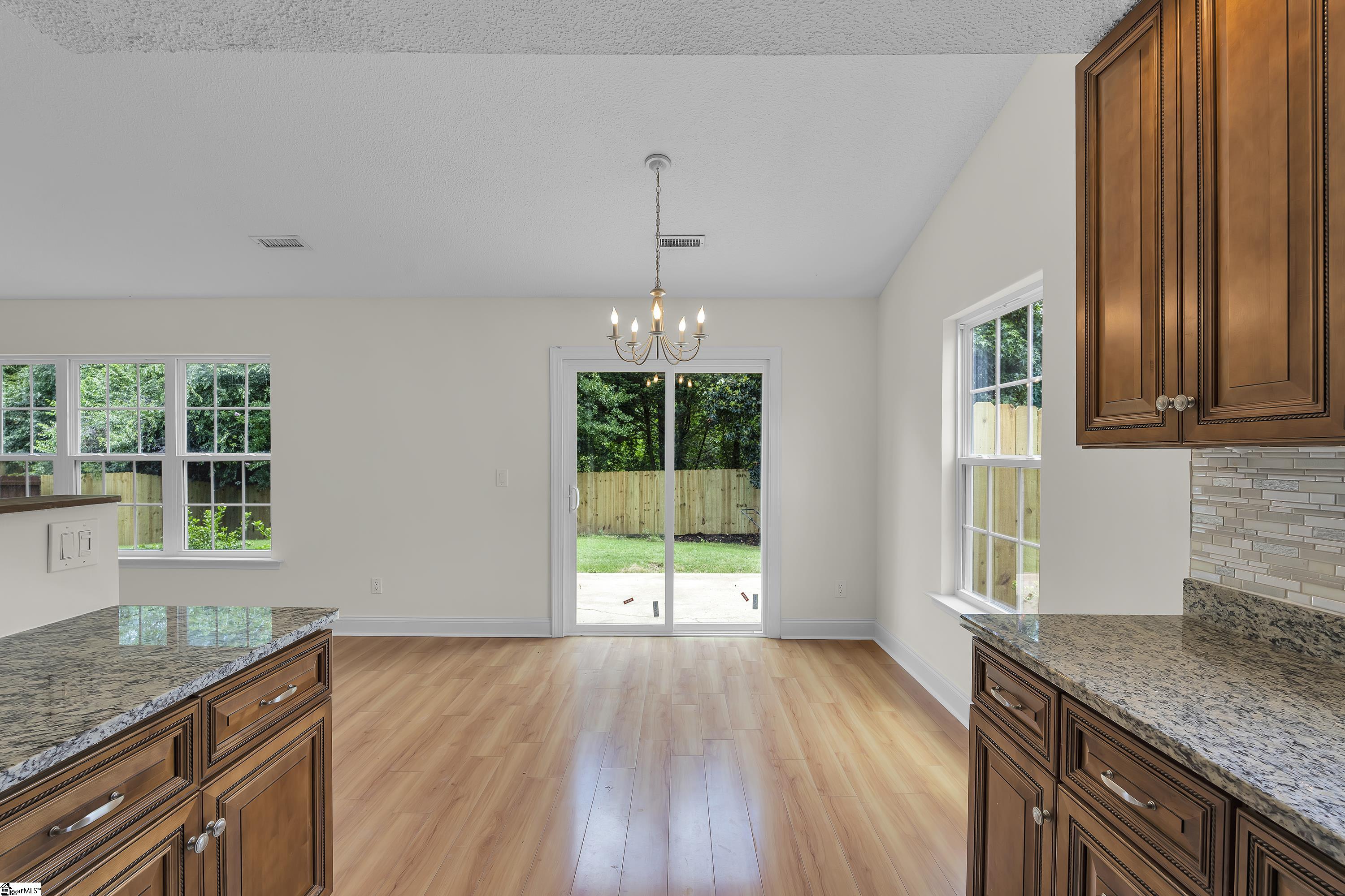 4 Raleigh Court Simpsonville, SC 29681 - Photo 9 of 24