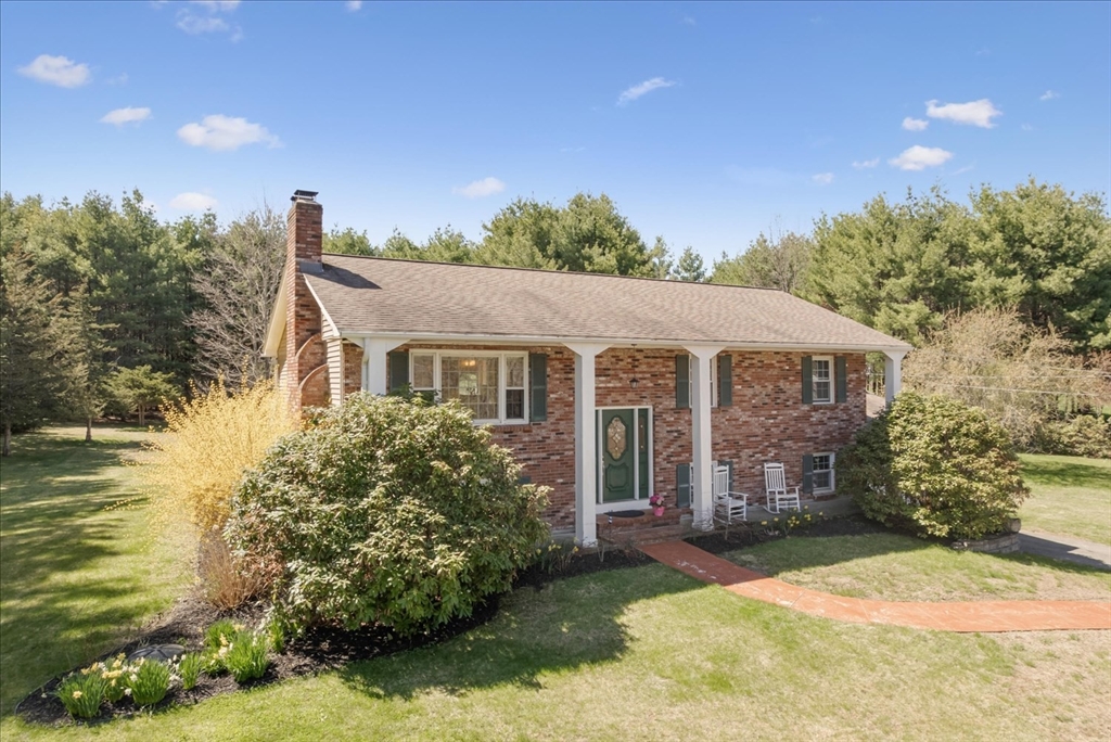 138 Benjamin Road Shirley, MA 01464 - Photo 3 of 41