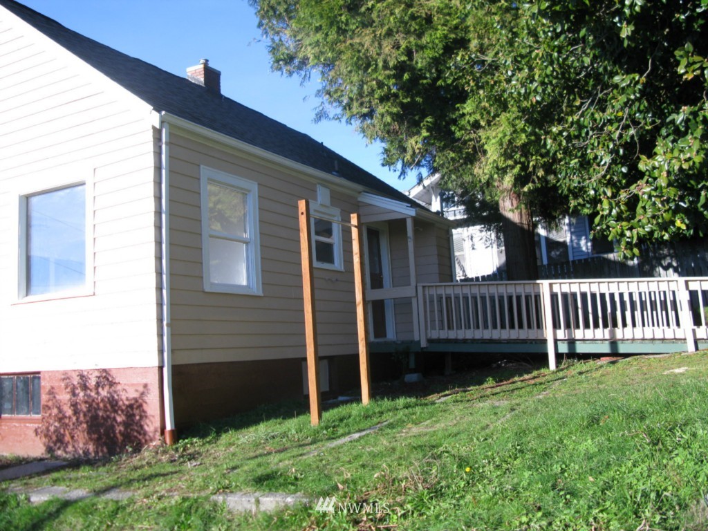 1602 Wheaton Way Bremerton, WA 98310 - Photo 3 of 15 Gallery Image 3