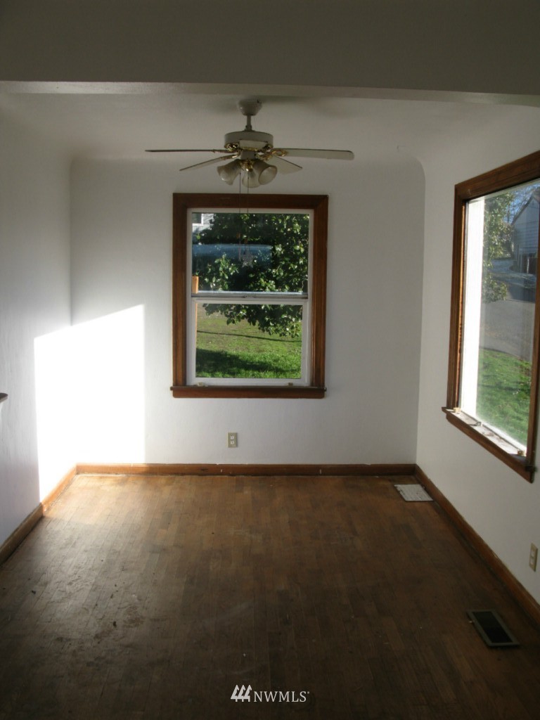 1602 Wheaton Way Bremerton, WA 98310 - Photo 6 of 15 Gallery Image 6