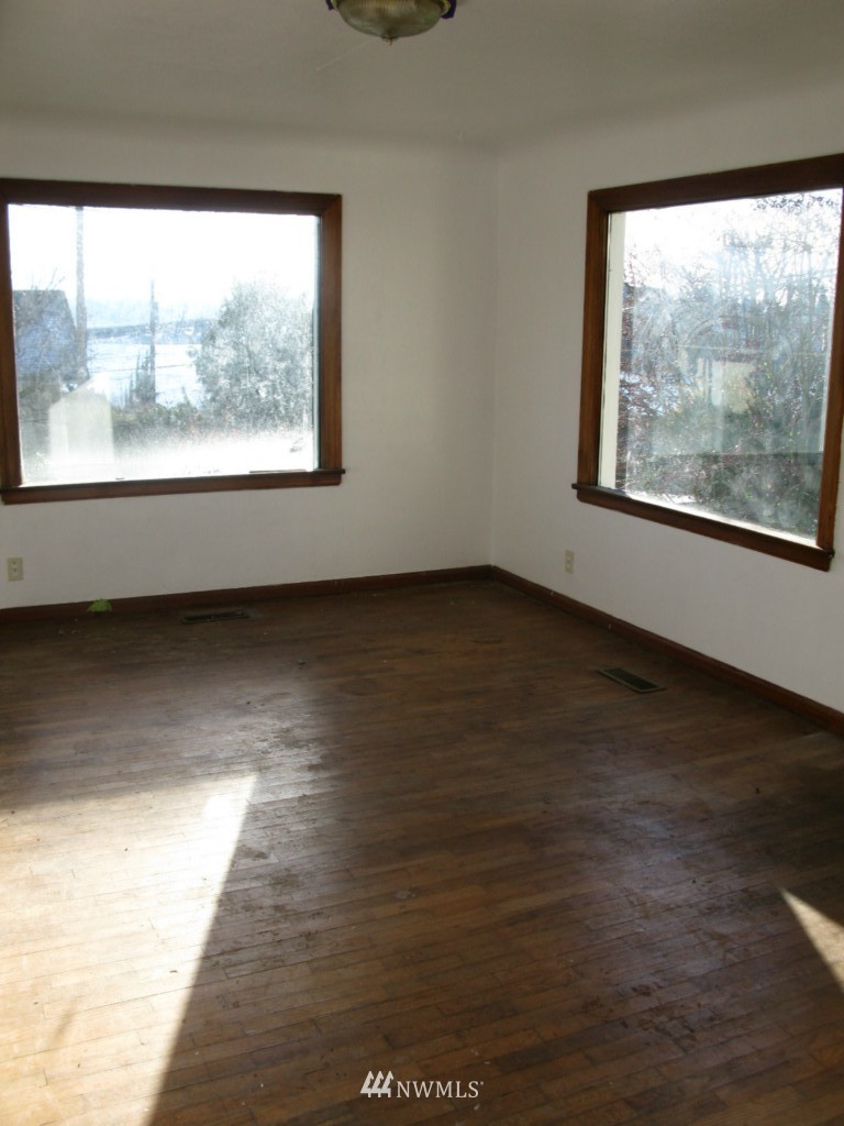 1602 Wheaton Way Bremerton, WA 98310 - Photo 8 of 15 Gallery Image 8