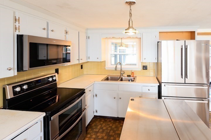 16 Willow Road Milford, MA 01757 - Photo 8 of 38 Gallery Image 8