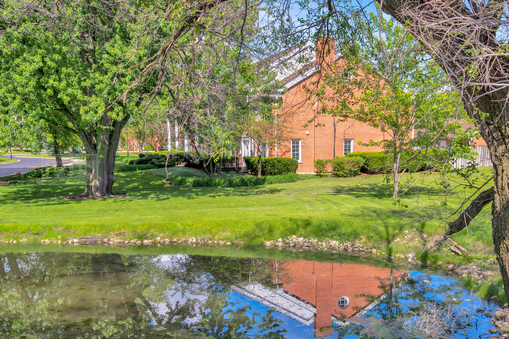 1 North Tower Road Oak Brook, IL 60523 - Photo 2 of 39 Gallery Image 2