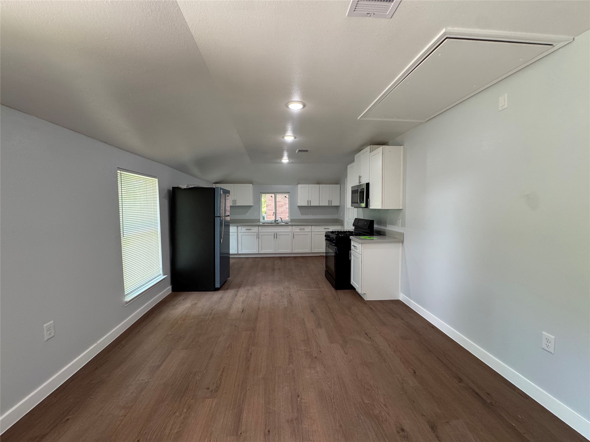 10437 Barnham Street Houston, TX 77016 - Photo 5 of 16