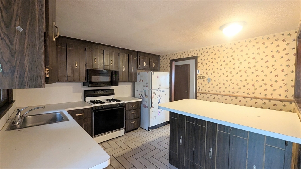 56 Spring Street Foxboro, MA 02035 - Photo 3 of 21 Gallery Image 3