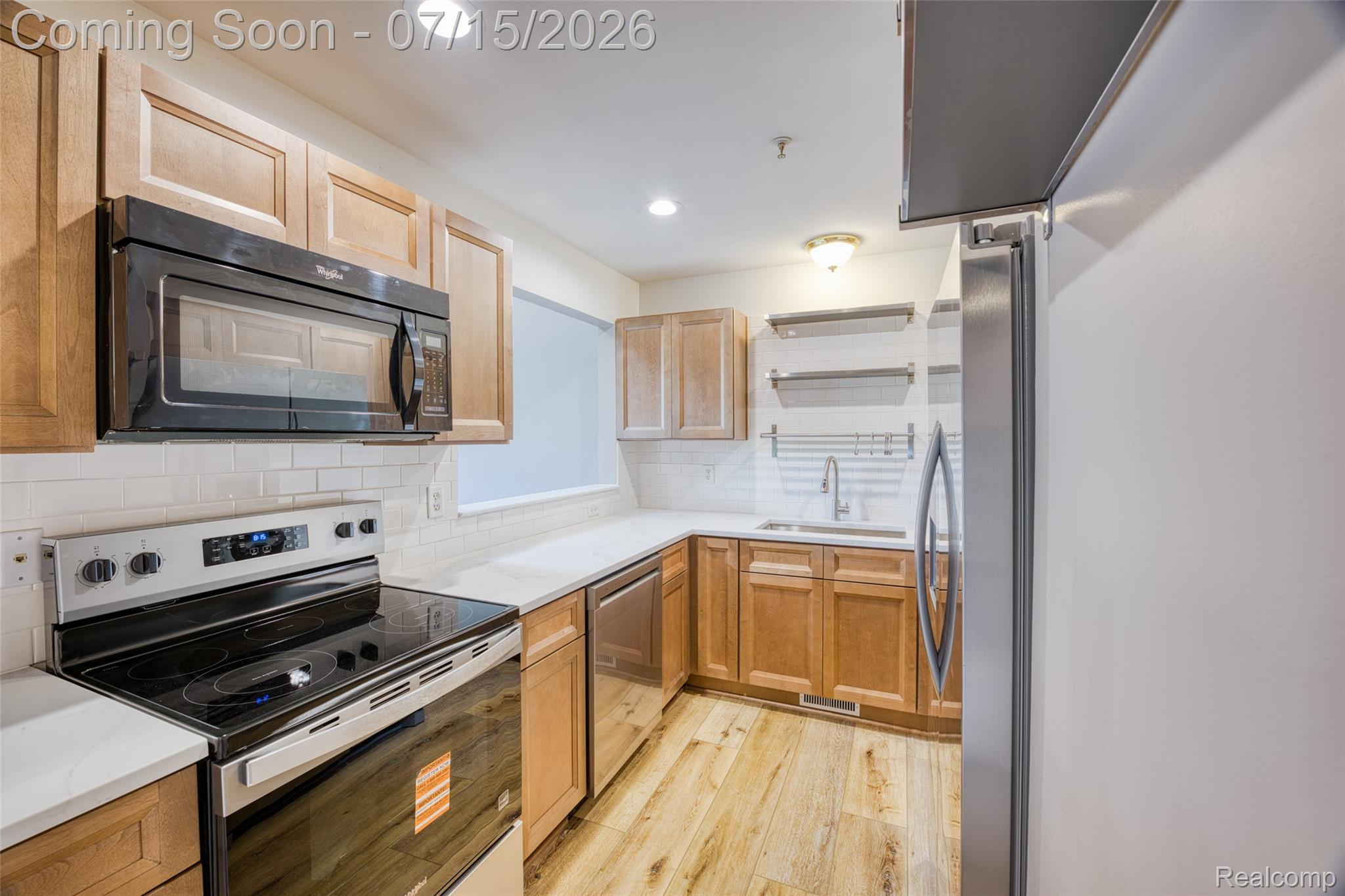 1159 Beaver Run Troy, MI 48083 - Photo 14 of 32 image-15.jpg