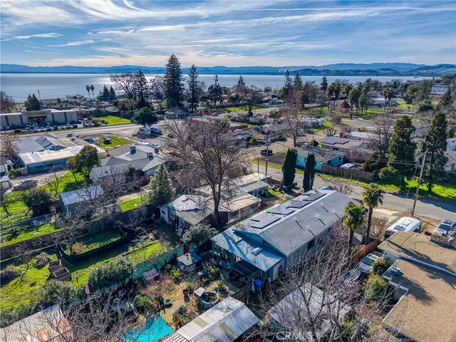 a view of outdoor kitchen outdoor kitchen