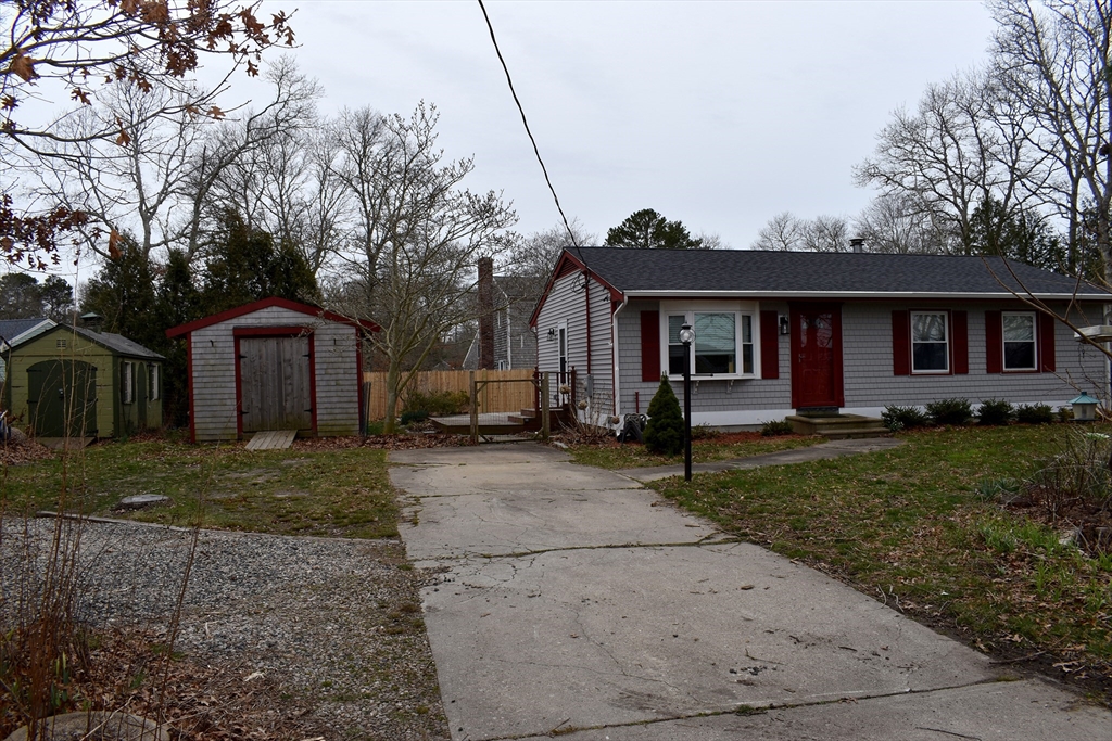 391 Asher's Path East Mashpee, MA 02649 - Photo 3 of 24 Gallery Image 3