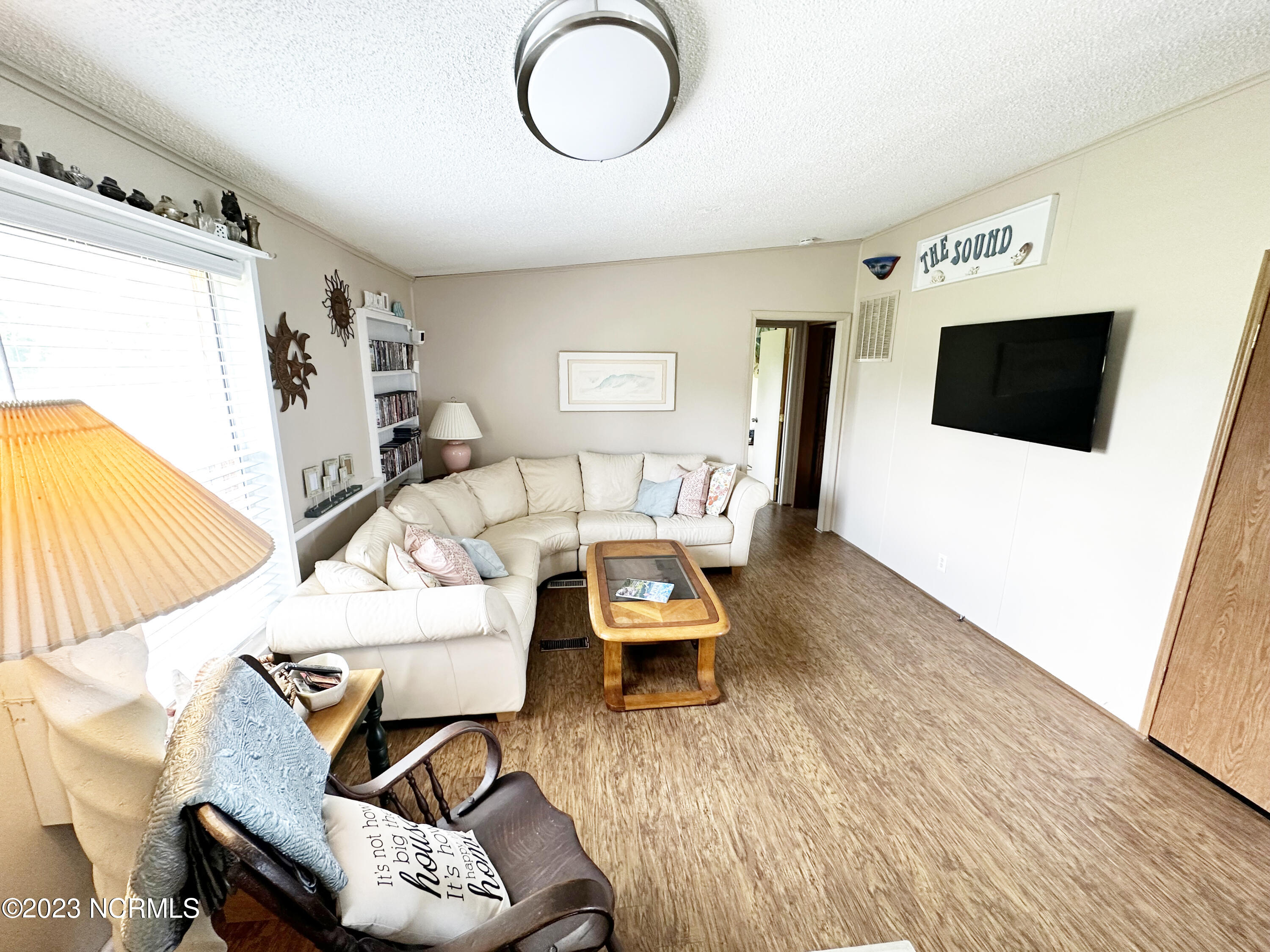 122 Roughton Road Columbia, NC 27925 - Photo 6 of 37 Living