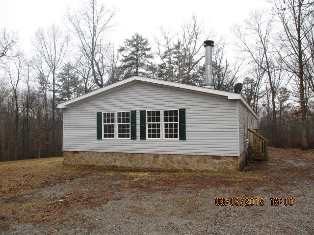 588 Reeves Road Trenton, GA 30752 - Photo 3 of 13 right