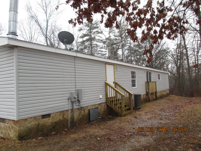 588 Reeves Road Trenton, GA 30752 - Photo 4 of 13 back