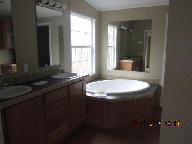 588 Reeves Road Trenton, GA 30752 - Photo 5 of 13 bath 1