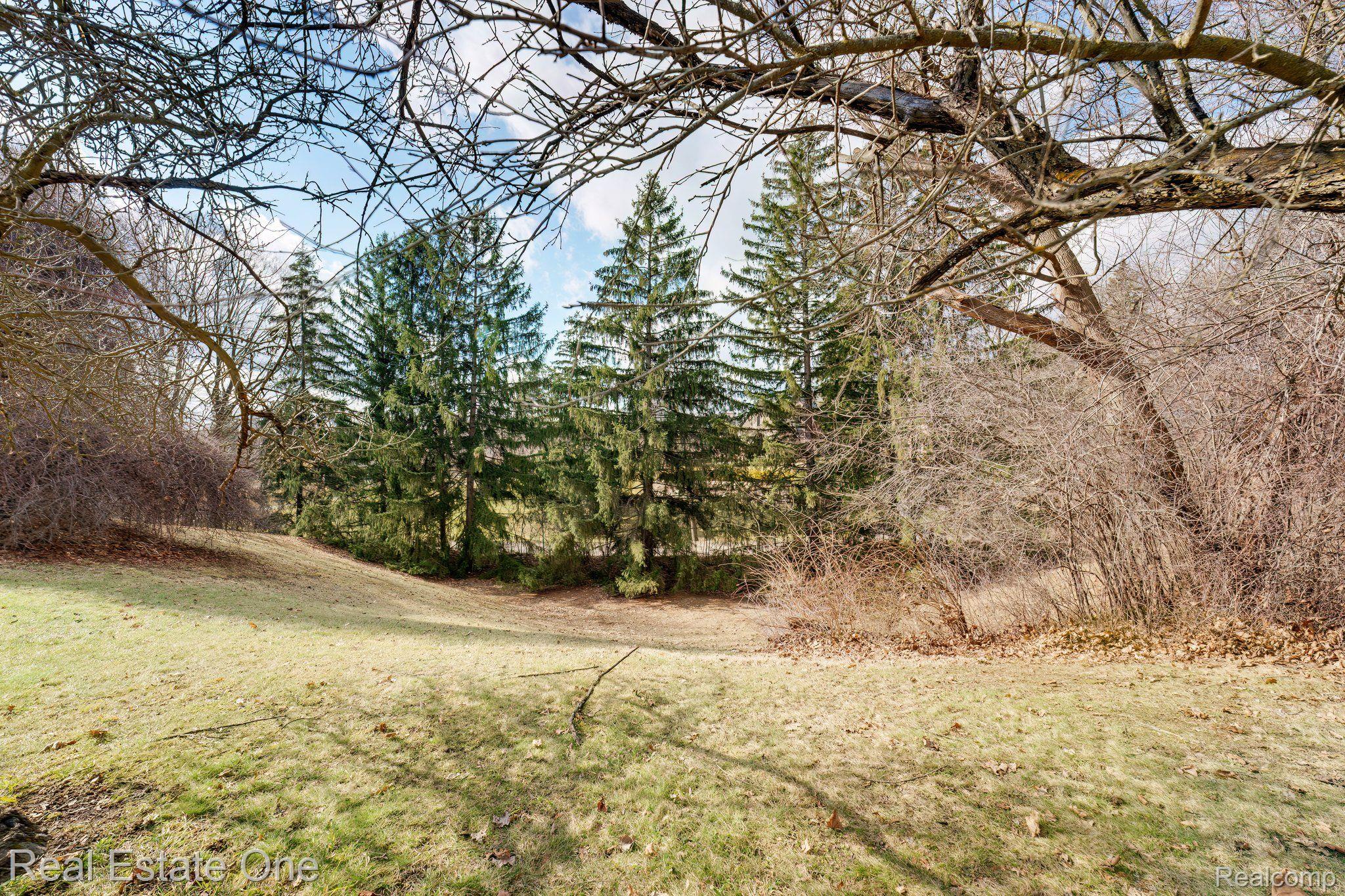 1185 Eton Cross Road Bloomfield Hills, MI 48304 - Photo 6 of 16 Gallery Image 6