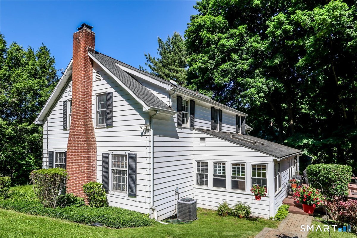 203 Whisconier Road Brookfield, CT 06804 - Photo 4 of 40