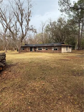 a view of an outdoor space and a yard