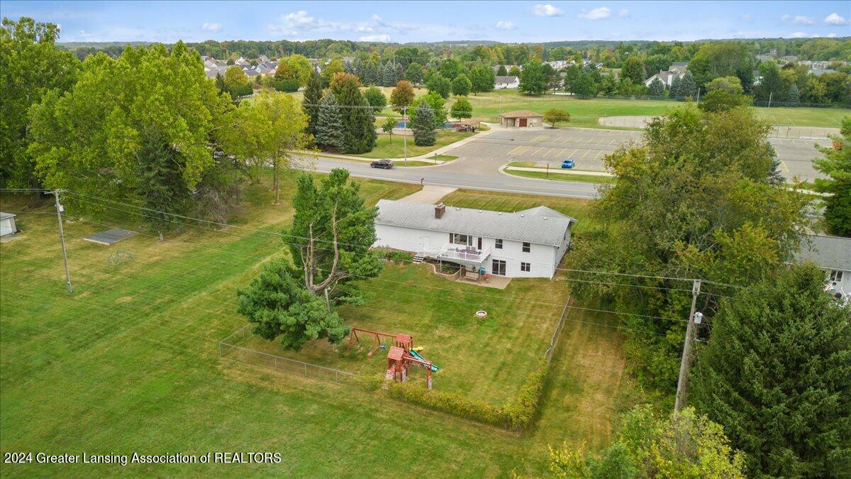 203 West Herbison Road Dewitt, MI 48820 - Photo 35 of 40 09-Media Jett - 06