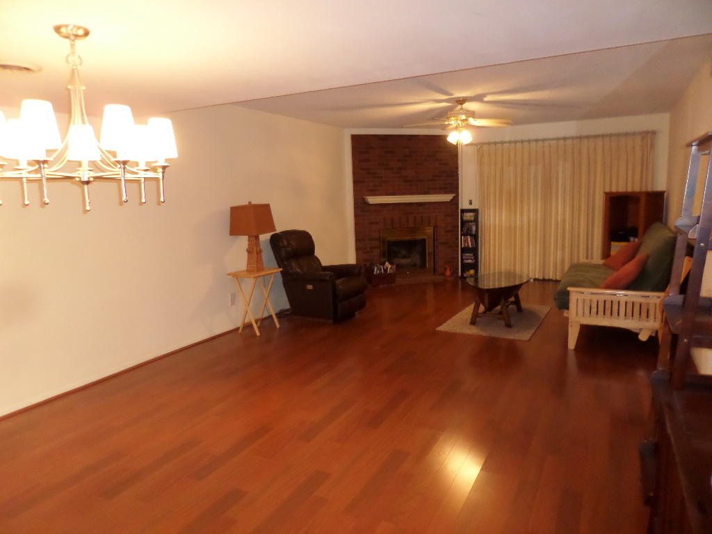 121 Brandeis Lane Oak Ridge, TN 37830 - Photo 2 of 24 Dining and Living Room