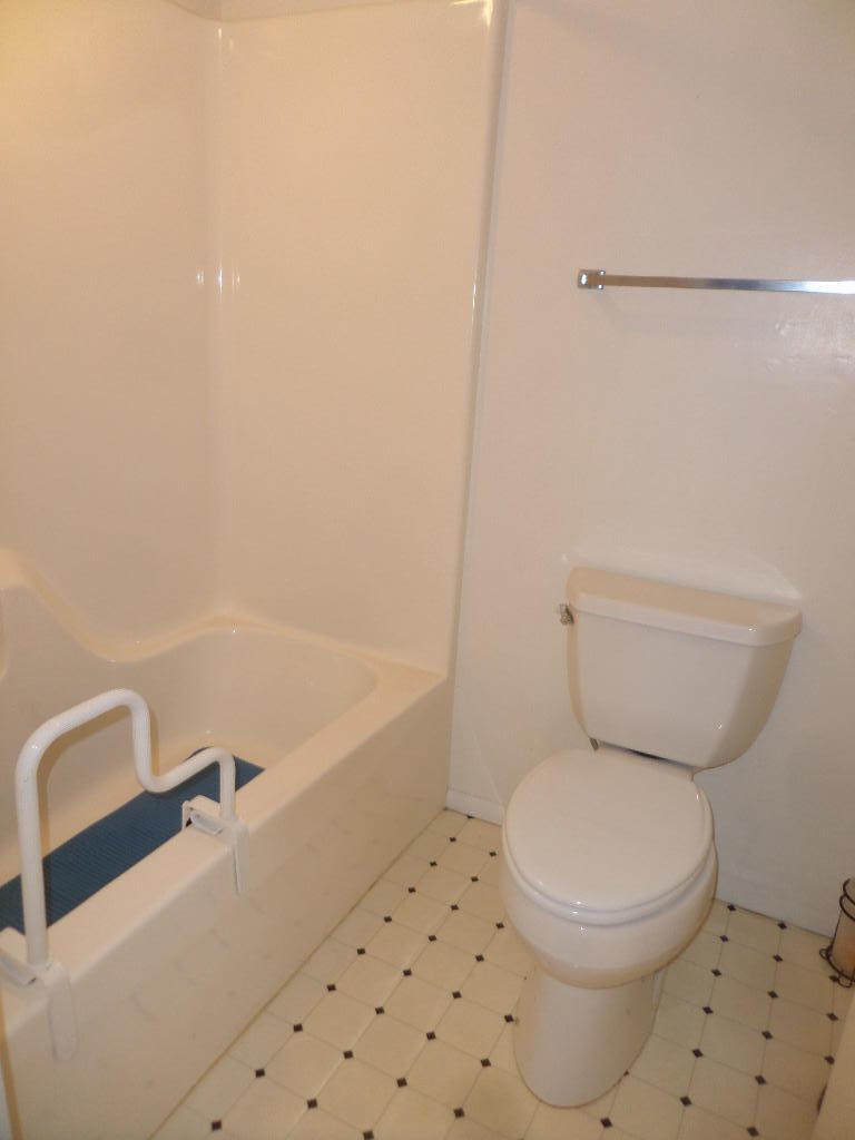 121 Brandeis Lane Oak Ridge, TN 37830 - Photo 14 of 24 Master Bathroom