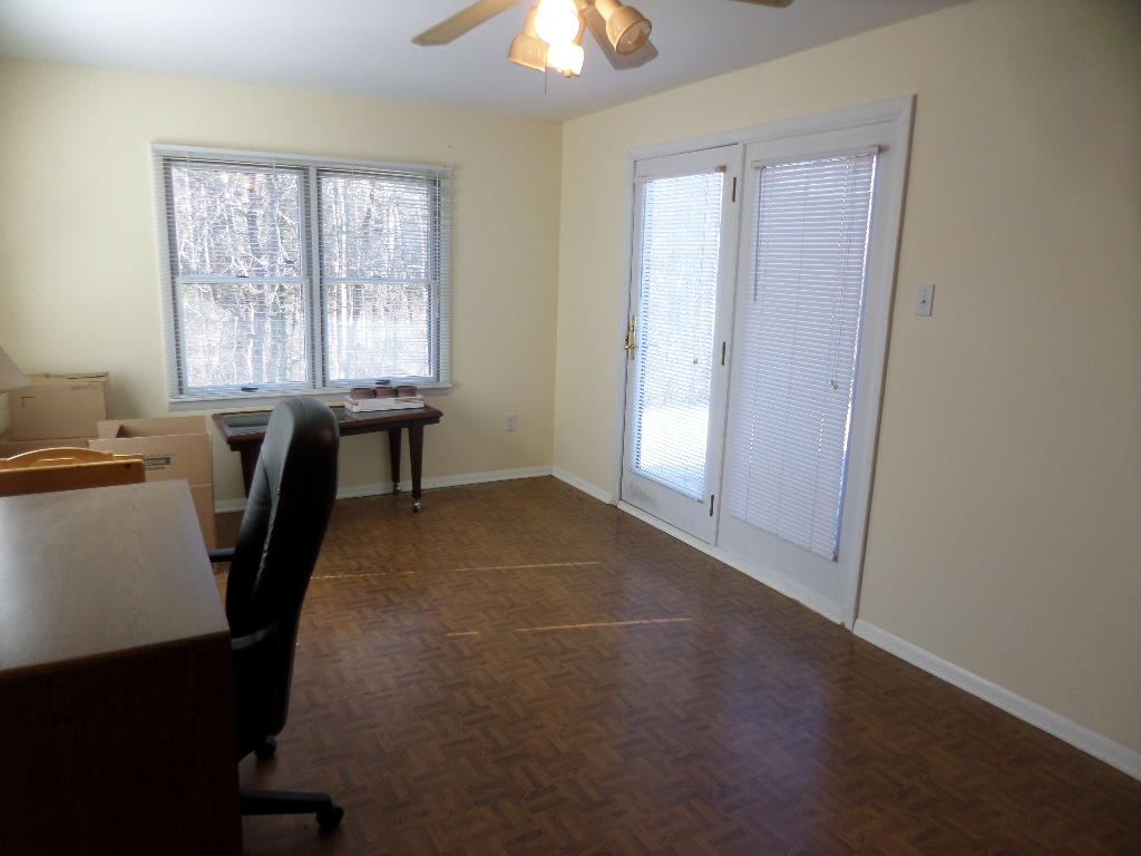 121 Brandeis Lane Oak Ridge, TN 37830 - Photo 20 of 24 Sun Room