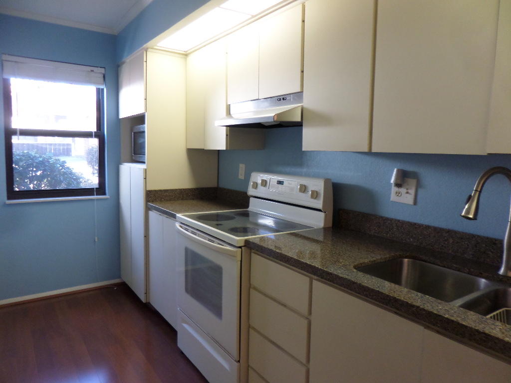 121 Brandeis Lane Oak Ridge, TN 37830 - Photo 9 of 24 Kitchen