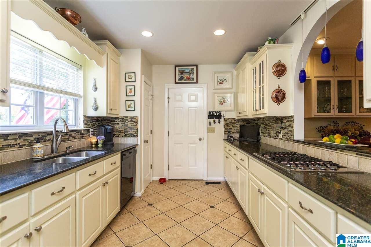 190 Shades Crest Road Birmingham, AL 35226 - Photo 3 of 36