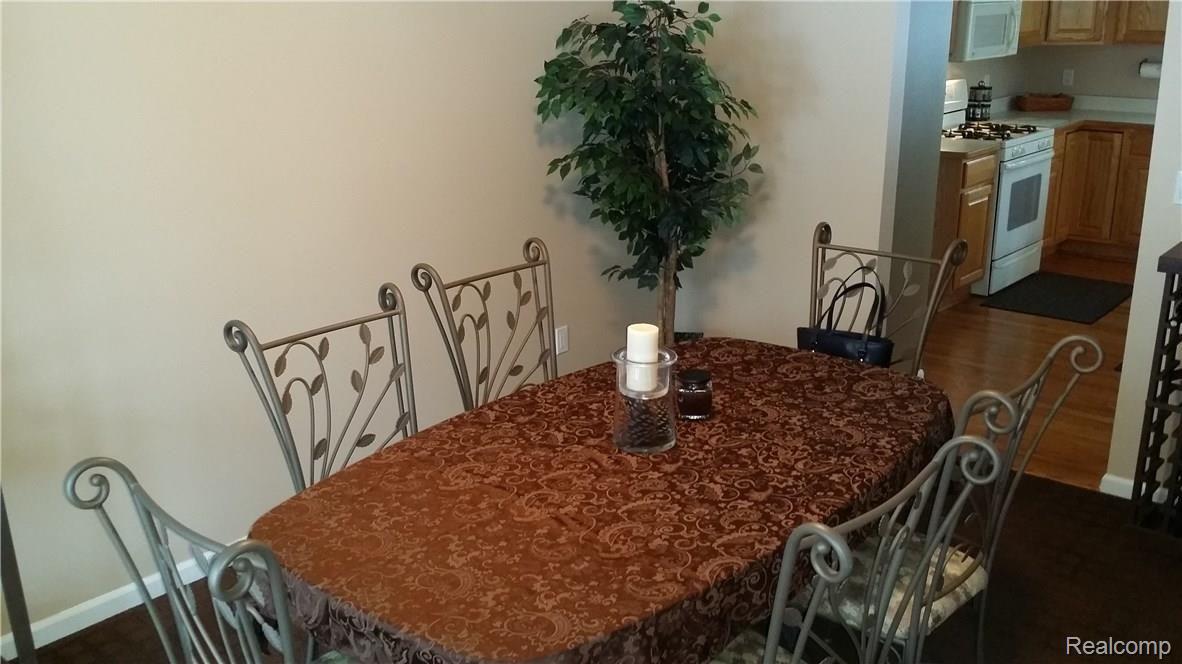 3068 Ridley Way Howell, MI 48843 - Photo 11 of 57 20160121_130445.jpg