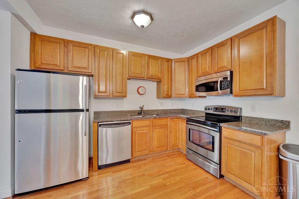 6715 Cheviot Road Cincinnati, OH 45247 - Photo 6 of 21 Gallery Image 6