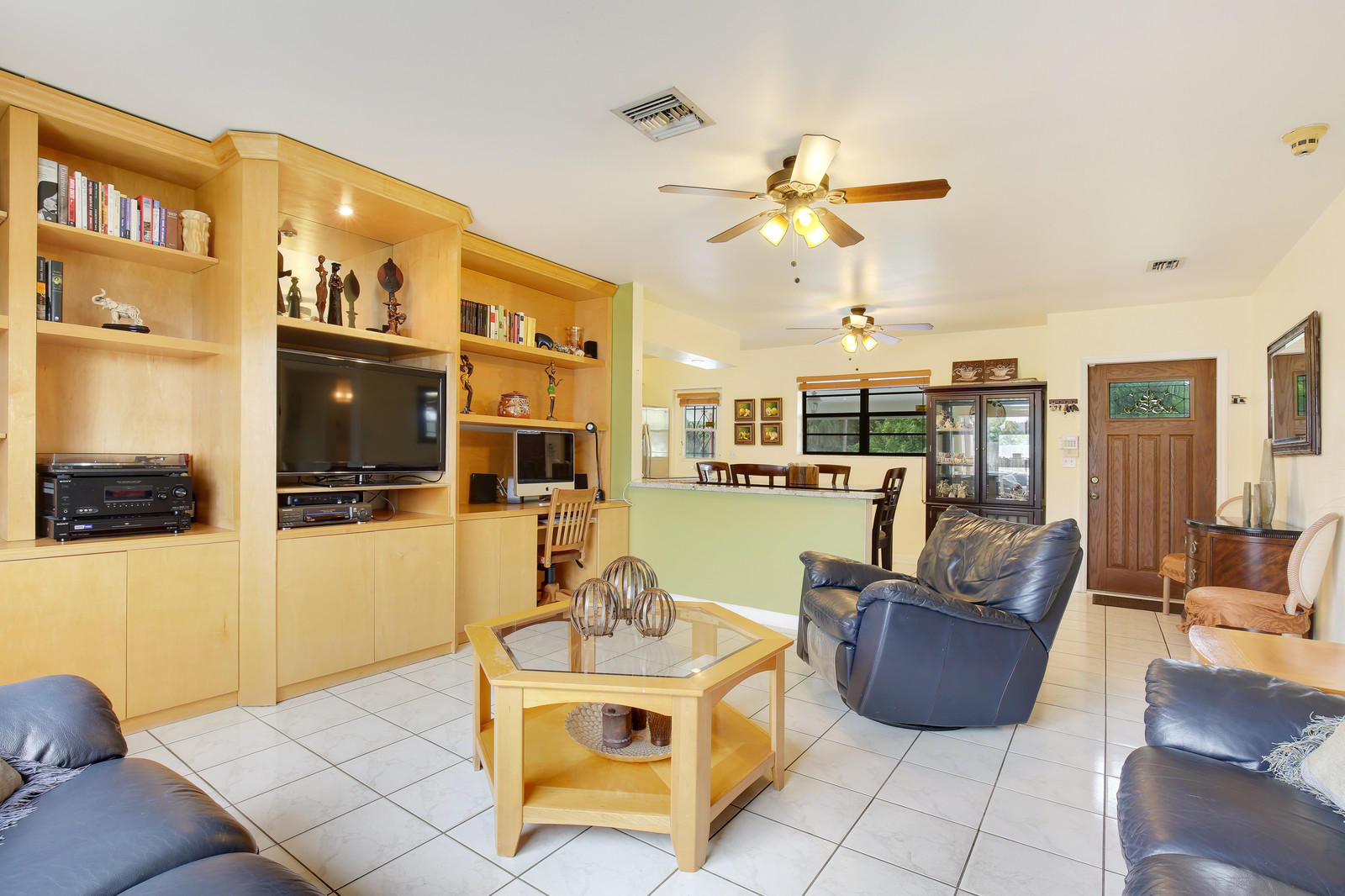 1909 Prairie Road Palm Springs, FL 33406 - Photo 5 of 25 LIVING ROOM