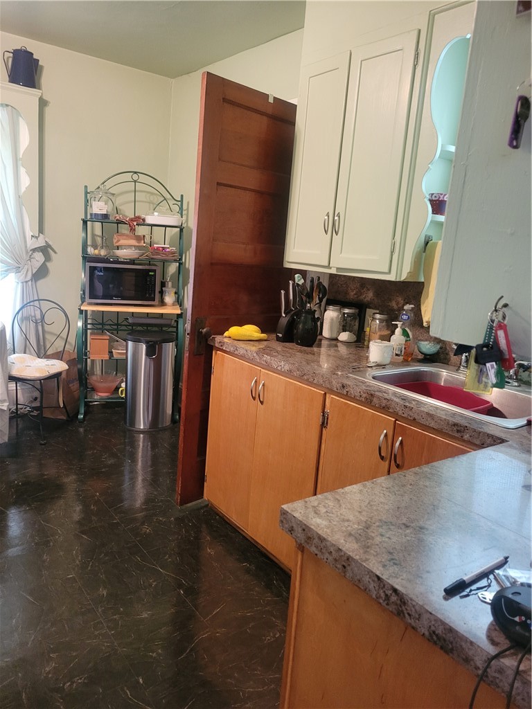 395 Bradford Road Westerly, RI 02808 - Photo 6 of 24