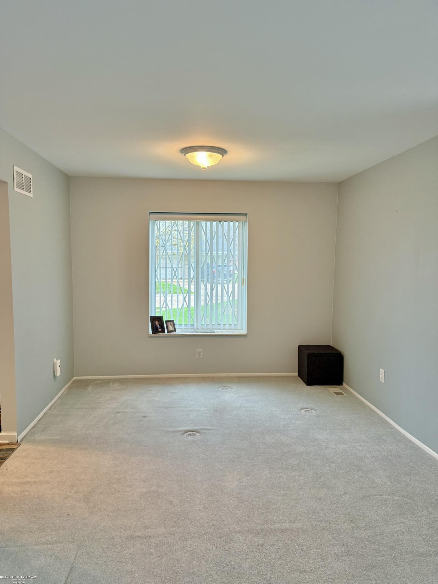 11904 East 14 Mile Road Warren, MI 48093 - Photo 6 of 46 Formal Dining Room