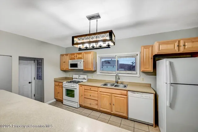 $195,000 | 1941 Electric Street, Unit REAR, Dunmore, PA 18512