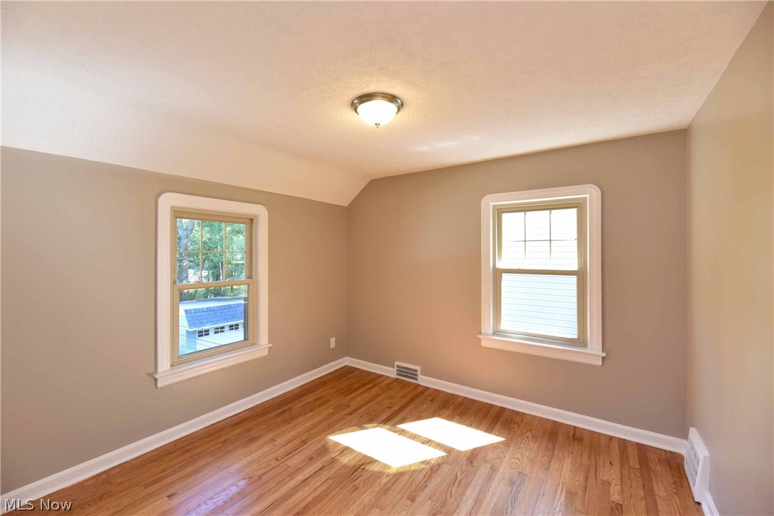 1313 Winston Road Cleveland, OH 44121 - Photo 16 of 25