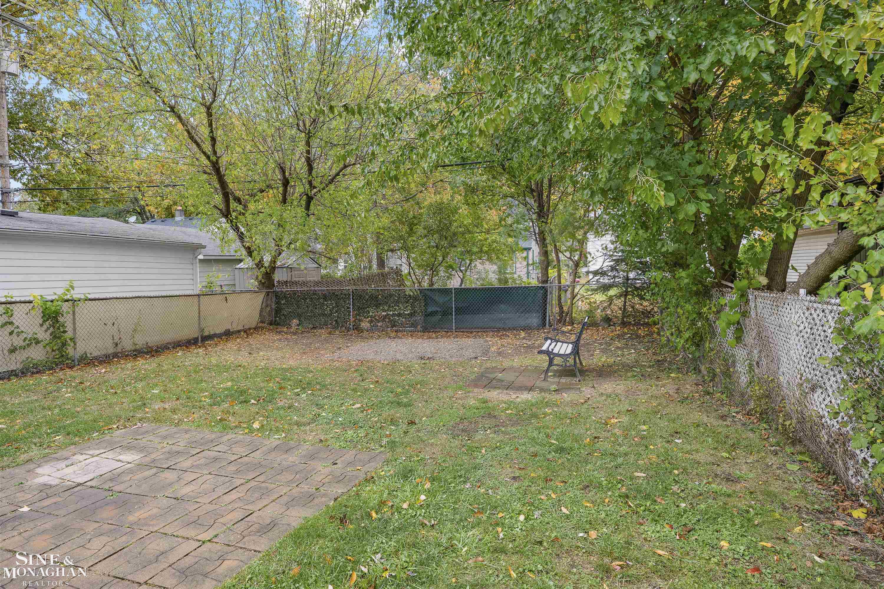 2126 Ridgemont Road Grosse Pointe Woods, MI 48236 - Photo 20 of 24