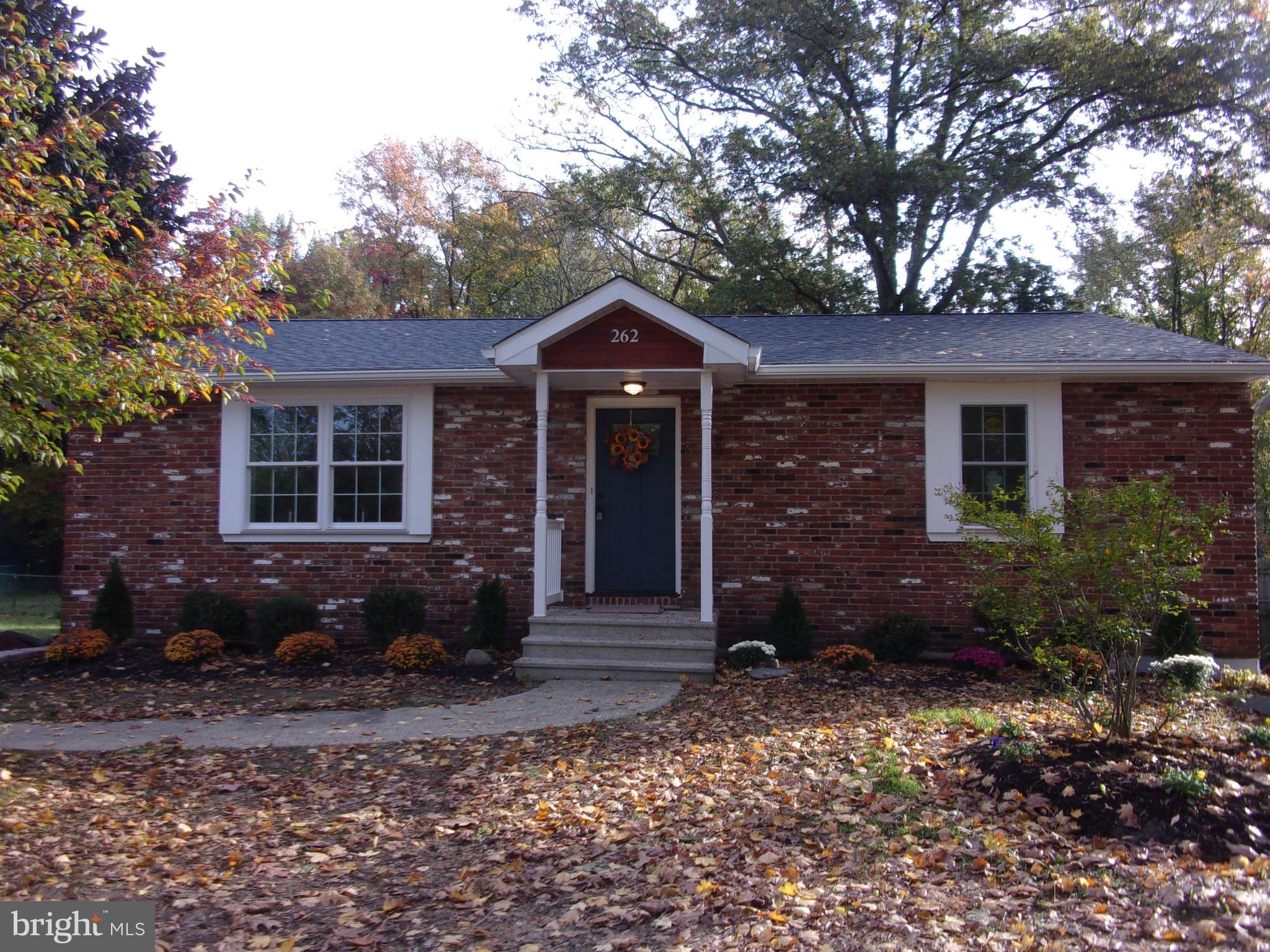 262 Sunset Road Barrington, NJ 08007 - Photo 1 of 31 Front view of House