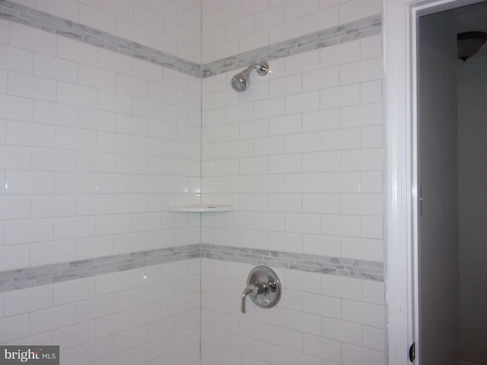 262 Sunset Road Barrington, NJ 08007 - Photo 14 of 31 Shower in full bathroom