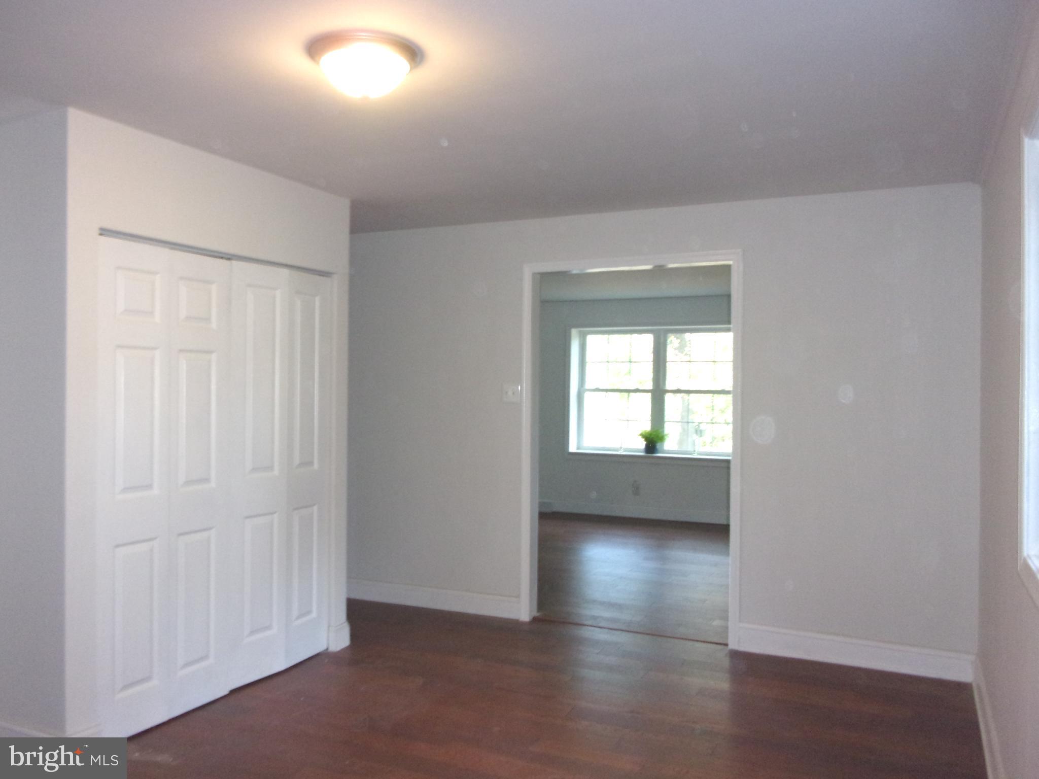 262 Sunset Road Barrington, NJ 08007 - Photo 18 of 31 Dining with door way to living room