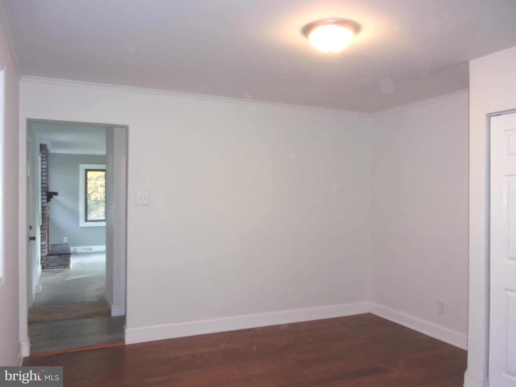 262 Sunset Road Barrington, NJ 08007 - Photo 19 of 31 Dining room with door to kitchen