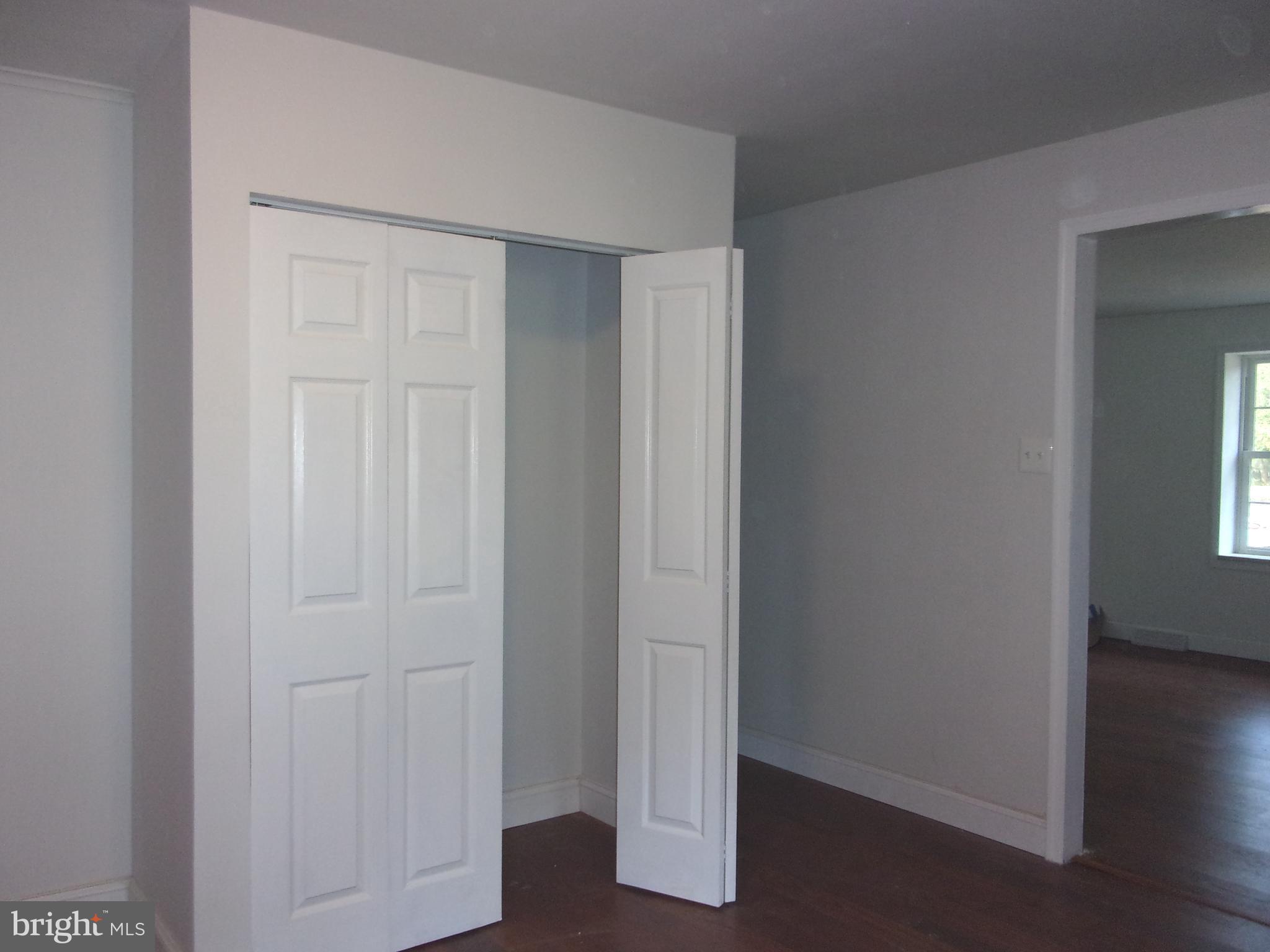 262 Sunset Road Barrington, NJ 08007 - Photo 5 of 31 Closet in dining room