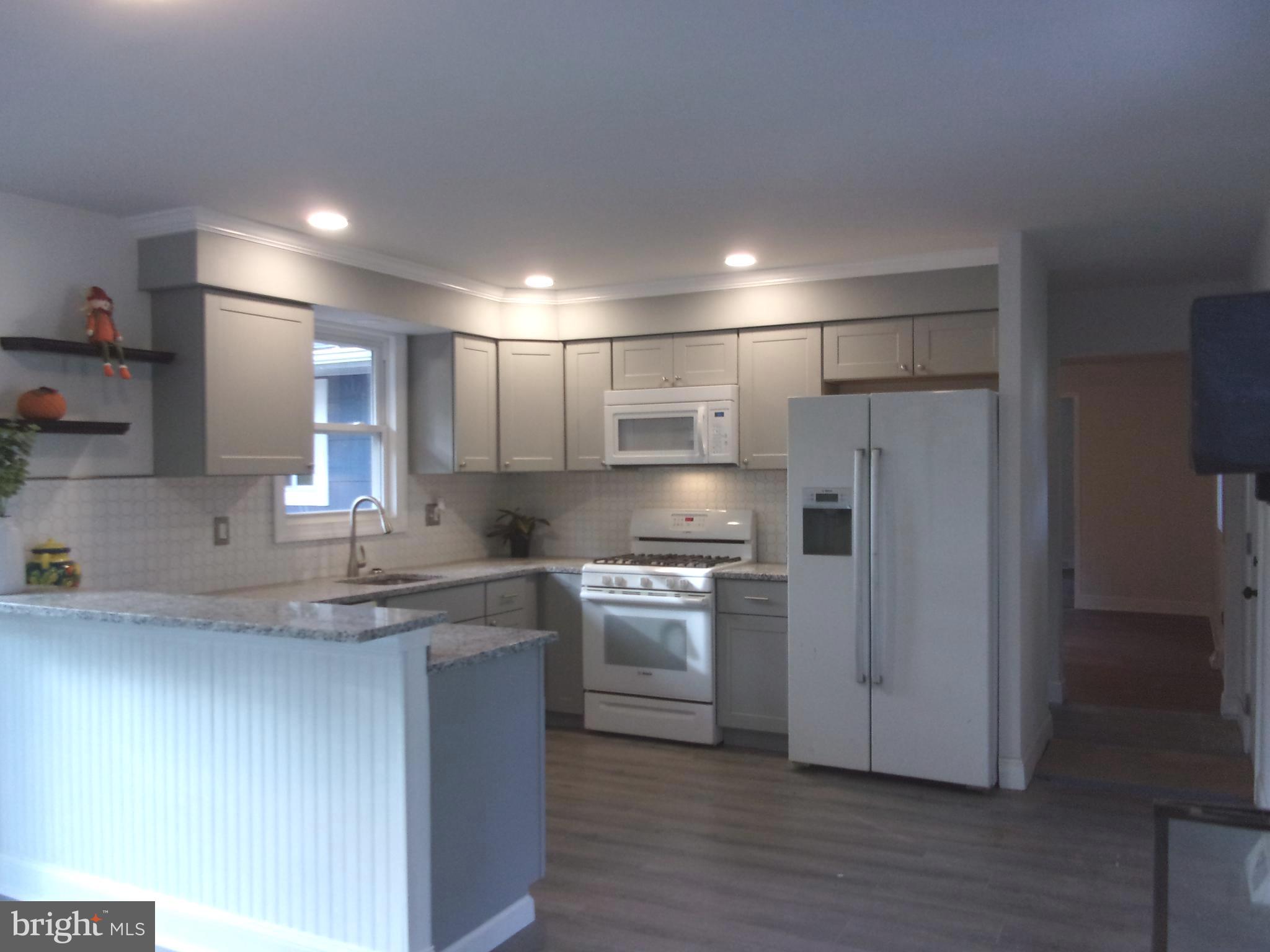 262 Sunset Road Barrington, NJ 08007 - Photo 7 of 31 Kitchen